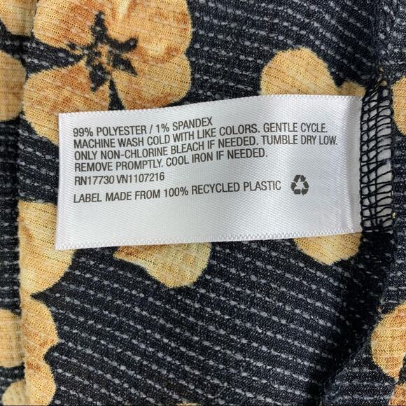 Ava & Viv Black Floral Print Blouse Size 1X - Picture 4 of 5